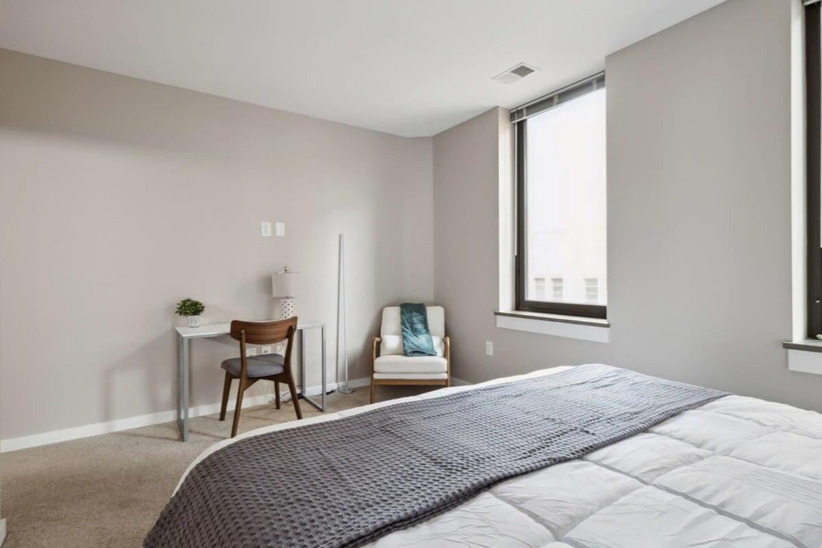 Апартаменты 2Br Downtown Luxury Getaway Детройт Экстерьер фото