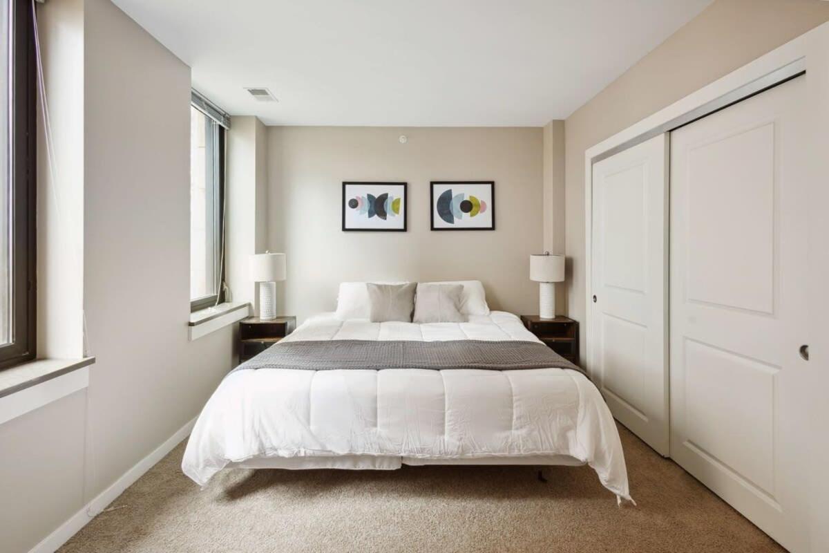 Апартаменты 2Br Downtown Luxury Getaway Детройт Экстерьер фото