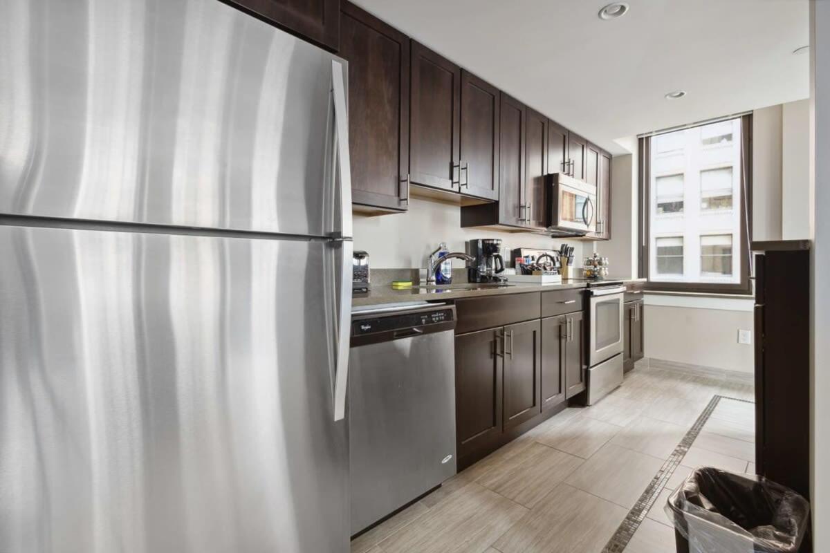 Апартаменты 2Br Downtown Luxury Getaway Детройт Экстерьер фото