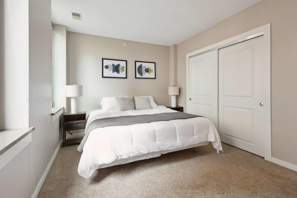 Апартаменты 2Br Downtown Luxury Getaway Детройт Экстерьер фото