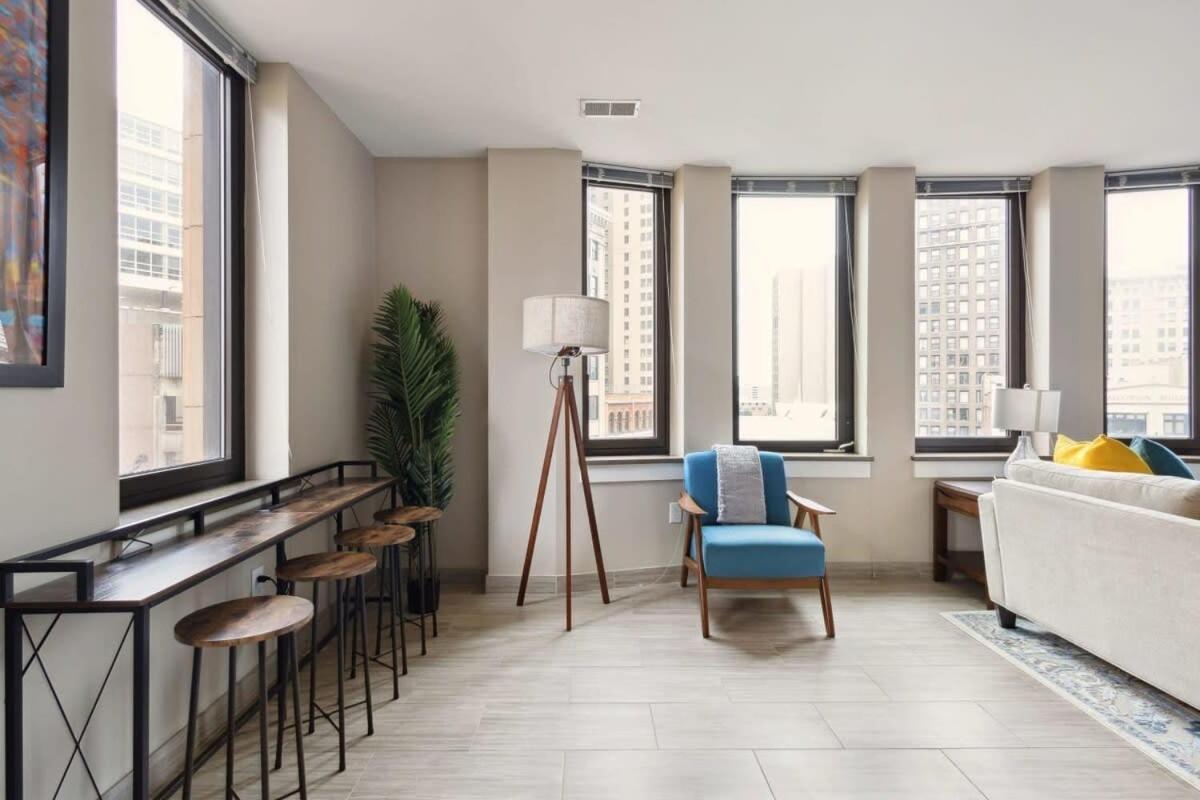Апартаменты 2Br Downtown Luxury Getaway Детройт Экстерьер фото
